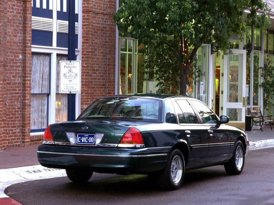  Ford Crown Victoria 1998 года  (фото 61 из 161)